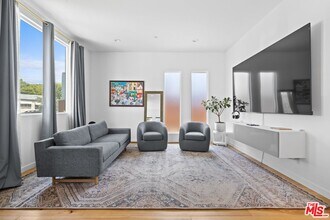 3170 Glenmanor Pl in Los Angeles, CA - Building Photo - Building Photo