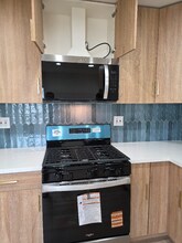 2612 Huntington Ln in Redondo Beach, CA - Building Photo - Building Photo