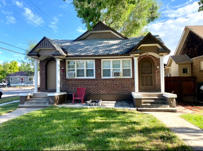 180 Williams Ave S