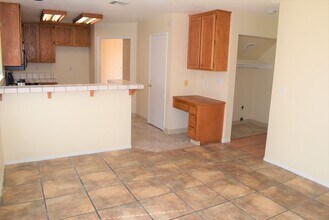 4712 Story Way in Elk Grove, CA - Building Photo - Building Photo