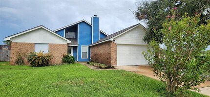 129 Wagon Ln Loop in Angleton, TX - Building Photo - Building Photo