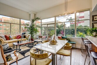 5855 Horton St in Emeryville, CA - Building Photo - Building Photo