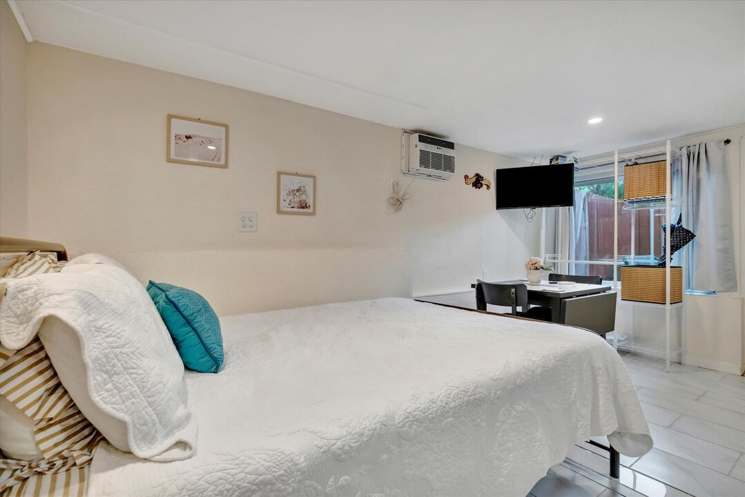 4213 E Yukon St in Tampa, FL - Building Photo