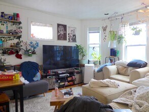 15 Monastery Rd, Unit 3 in Boston, MA - Building Photo - Building Photo