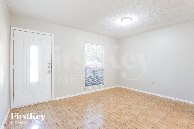 10232 Flatland Trail in Converse, TX - Building Photo - Building Photo