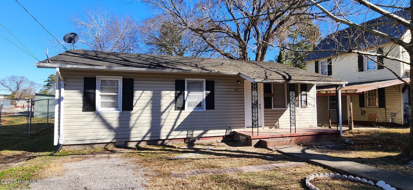 706 Anderson St in Elizabeth City, NC - Building Photo