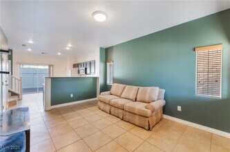1731 Ferrell St in Las Vegas, NV - Building Photo - Building Photo