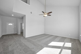 2140 Cedar Bnd Dr in Conroe, TX - Building Photo - Building Photo