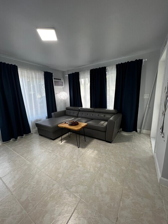 1407 S 20th Ave, Unit 1 in Hollywood, FL - Building Photo