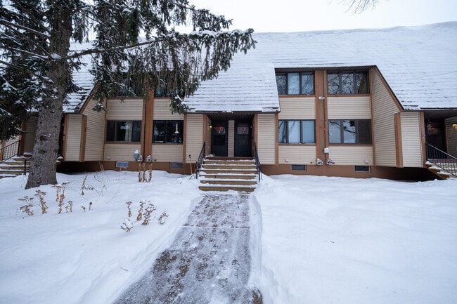 1637 Christie Pl in St. Paul, MN - Building Photo - Building Photo