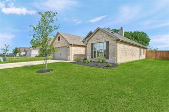4817 Enclave Dr in Sanger, TX - Building Photo - Building Photo