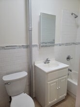 525 Chauncey St, Unit 2nd floor in Brooklyn, NY - Building Photo - Building Photo