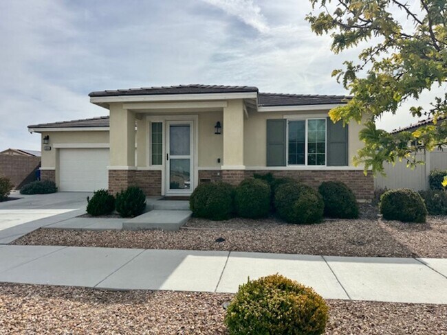 45064 Moccasin Pl in Lancaster, CA - Building Photo - Building Photo