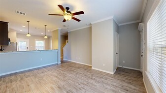 301 Southwest Pkwy, Unit 341 in College Station, TX - Building Photo - Building Photo