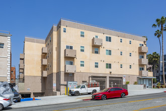 Westlake Park Square Apartments (2000 W 3r... in Los Angeles, CA - Foto de edificio - Building Photo