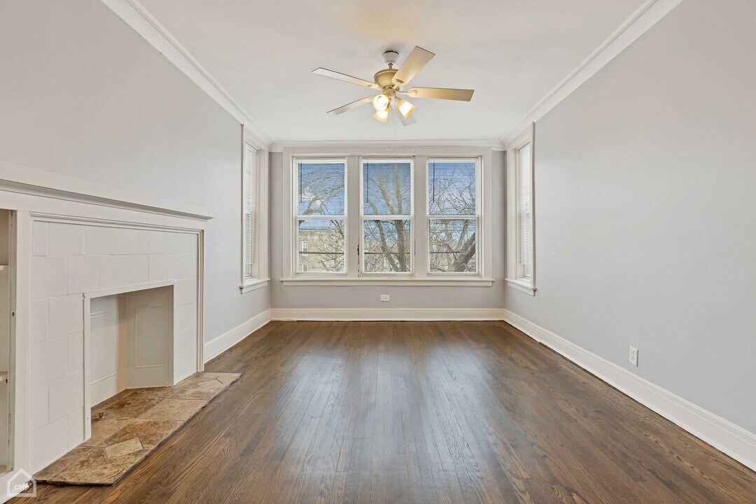 537 E 67th St, Unit 537-2 (Leasing) in Chicago, IL - Building Photo