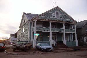 638 N Fourth in Ishpeming, MI - Foto de edificio