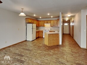 1130 S Clifton Ave, Unit 1 in Springfield, MO - Building Photo - Building Photo