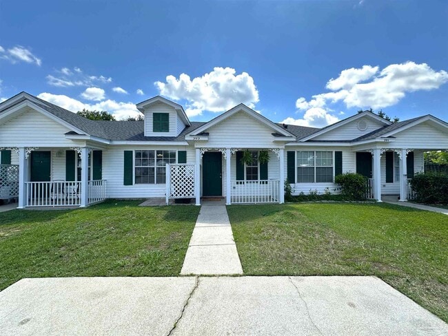 303 Loveland Cir in Pensacola, FL - Building Photo - Building Photo