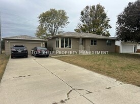 407 S Clark Ave in Prairie City, IA - Building Photo