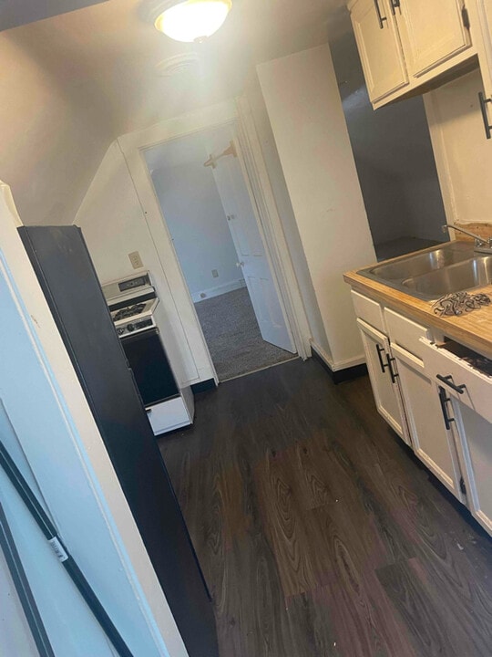1123 Parkwood Dr in Cleveland, OH - Building Photo
