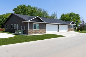 YellowBanks Properties III LLC in Pleasant Hill, IA - Building Photo - Interior Photo