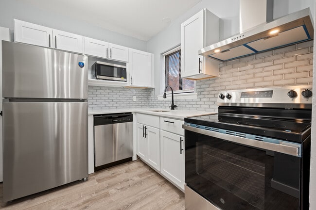 10 Henderson Dr, Unit C in East Hartford, CT - Building Photo - Building Photo