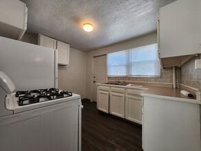 409 W Routt Ave in Pueblo, CO - Building Photo - Building Photo