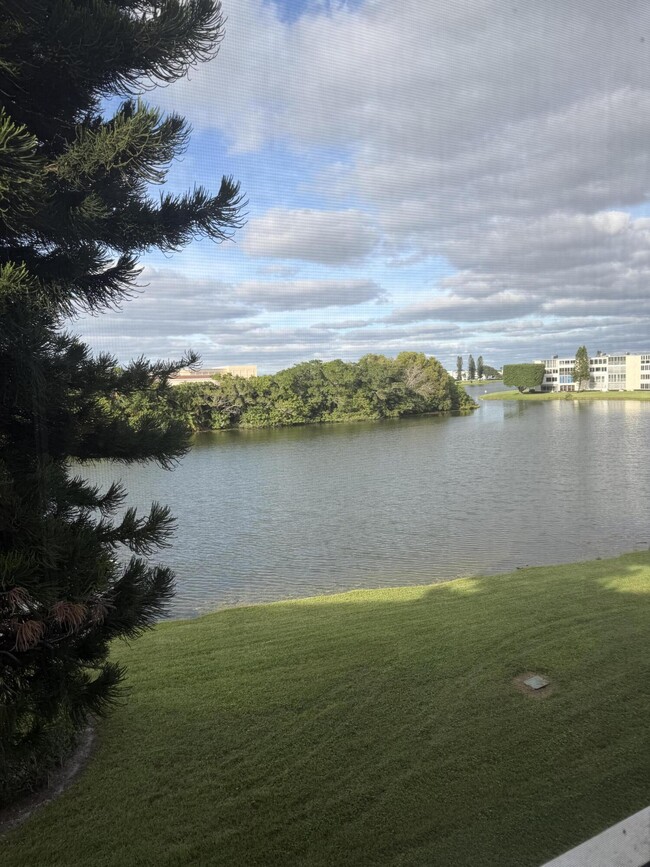 property at 3062 Ainslie Dr