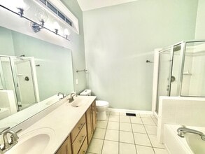 107 W Acres Cres in Cary, NC - Building Photo - Building Photo
