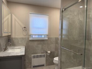 154-47 20th Rd in Queens, NY - Building Photo - Building Photo