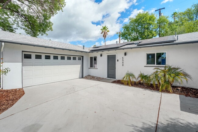 5548 Irondale Ave in Los Angeles, CA - Building Photo - Building Photo