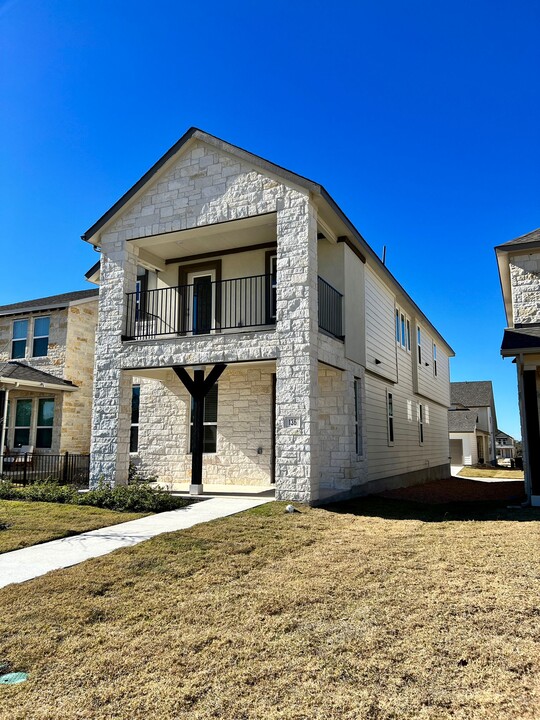 136 Ranger Peak Road in Dripping Springs, TX - Building Photo