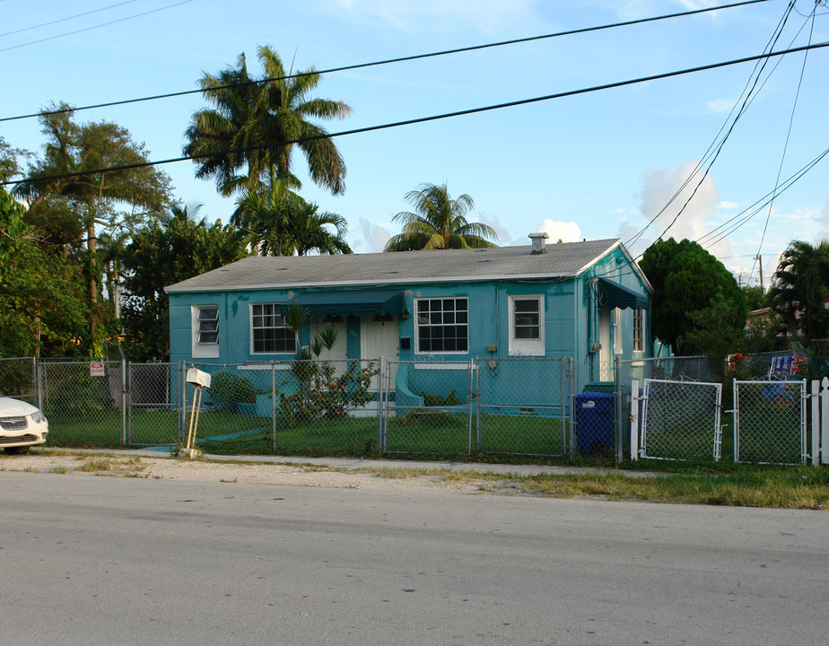 1461 NE 110th St in Miami, FL - Building Photo