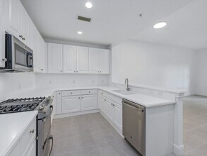 9229 #103 in Naples, FL - Building Photo - Building Photo