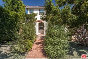 3226 Hutchison Ave in Los Angeles, CA - Building Photo