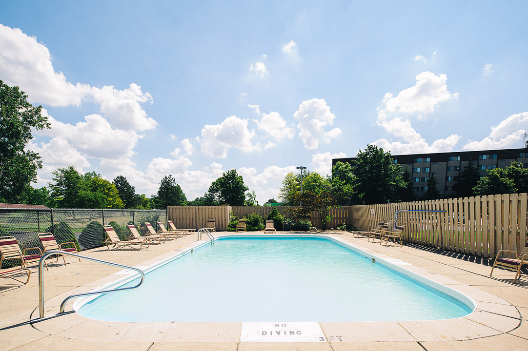 Hawthorne Hills Apartments in Toledo, OH - Building Photo