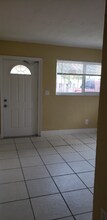 716 SW 9th St, Unit 1 in Dania Beach, FL - Building Photo - Building Photo