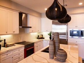 1109 Hibiscus Way in Oceanside, CA - Foto de edificio - Building Photo