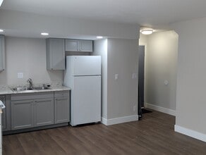 3403 Kenbrooke Ct in Kalamazoo, MI - Building Photo - Building Photo