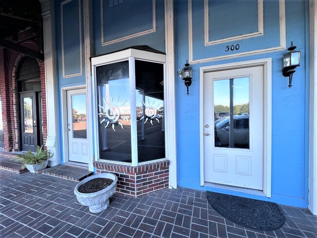 300 Broadway St, Unit 300 Broadway- Apt B in Martin, TN - Building Photo - Building Photo