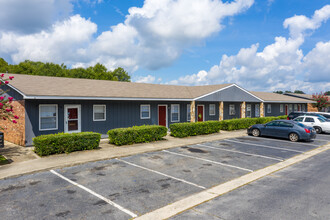 Stonehenge Apt in Warner Robins, GA - Foto de edificio - Building Photo