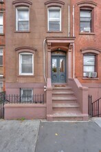 251.5 York St in Jersey City, NJ - Building Photo - Building Photo