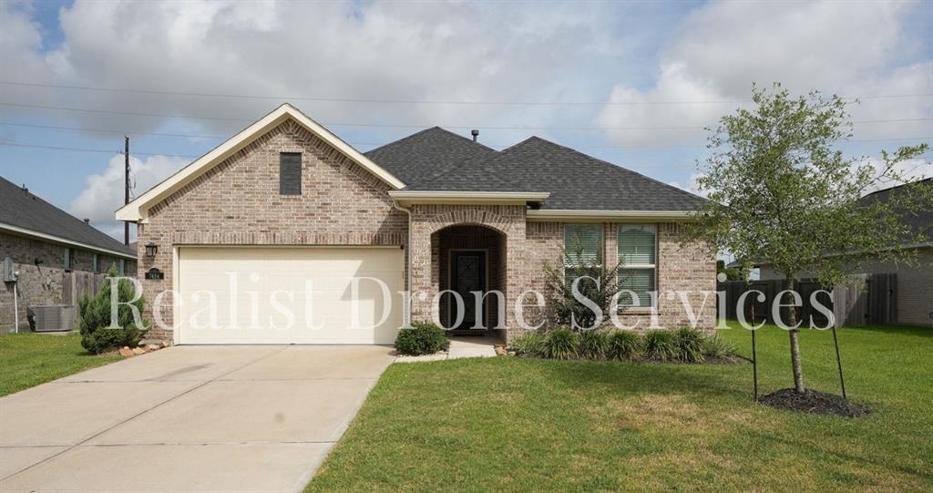 7454 French Quarter Ct in Fulshear, TX - Building Photo