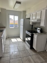 1332 E Bulldog Ln in Fresno, CA - Foto de edificio - Building Photo