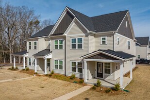 Marglyn Matthews in Matthews, NC - Building Photo