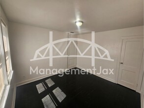 1025 Powhattan St in Jacksonville, FL - Building Photo - Building Photo