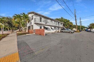 707 S 19th Ave in Hollywood, FL - Building Photo - Building Photo
