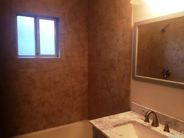 690 Lovers Ln in Vacaville, CA - Building Photo - Building Photo