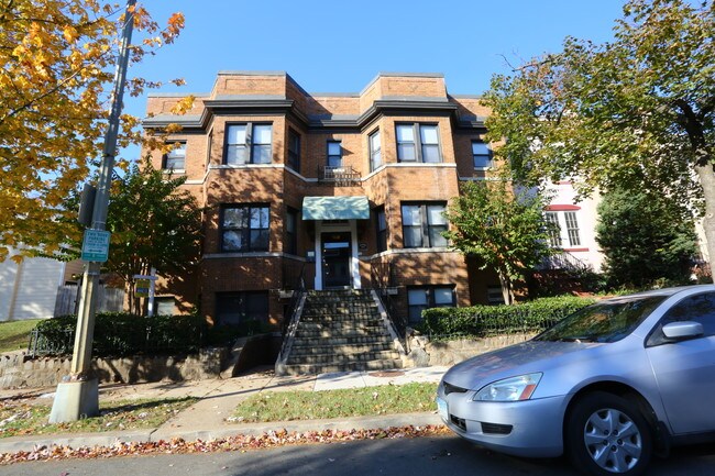 435 16th St SE in Washington, DC - Building Photo - Building Photo